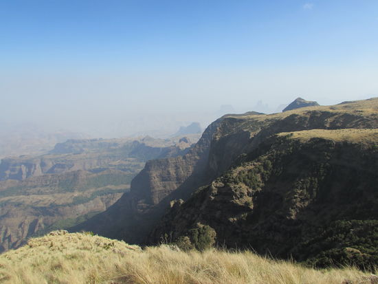 Wenige Meter weiter wieder eine grandiose Aussicht.