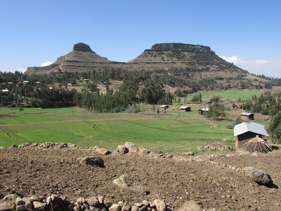 Ich bleibe immer wieder stehen, um die schönen Aussichten nicht nur im Bild festzuhalten sondern auch zu genießen.