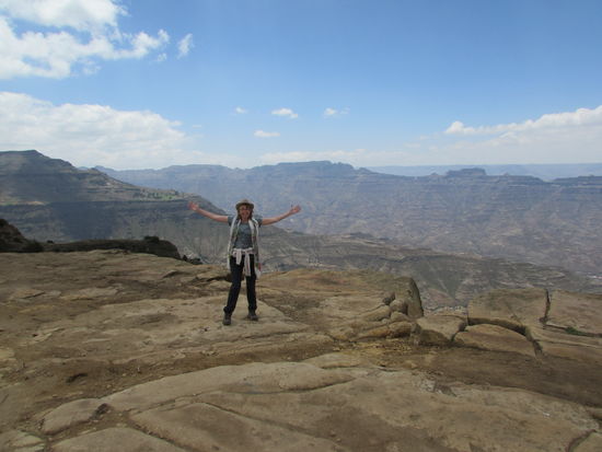 Ein kleines Plateau mit 360 Grad Panorama Blick. Mich hat dieser atemberaubende Anblick sehr stark berührt.