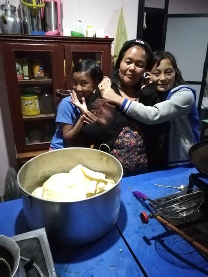 Ein Blick in die Töpfe lohnt immer. Heute gibt es wieder lecker Brot.