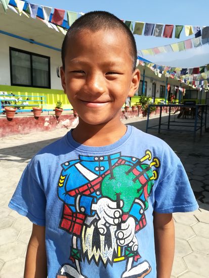 Binod verabschiedet sich, good bye.