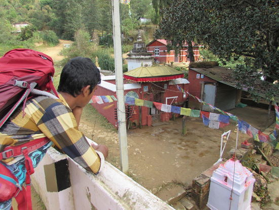 Eine kleine Tempelanlage am Wegesrand.