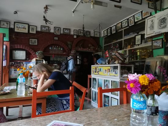 Hier sitzen auch andere Touristen.