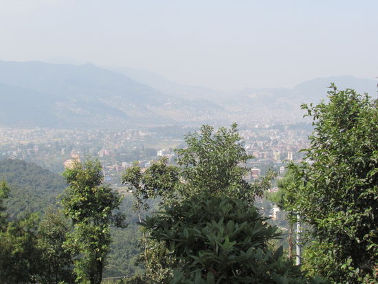 Die Aussicht von dort oben. Leider ist es wieder sehr diesig.