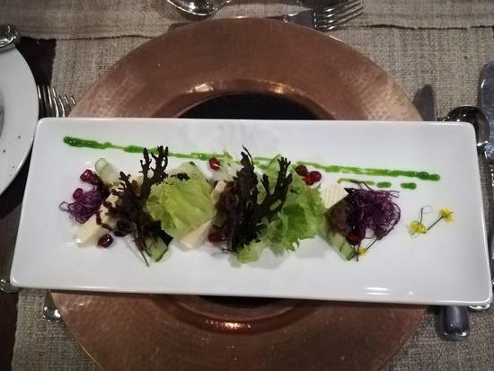 Salat mit Ziegenkäse.