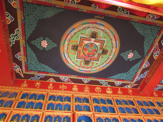 Ein Blick zur Decke im Kloster.