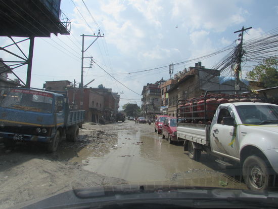 Die Straßen sind oft in einem furchtbar schlechtem Zustand.