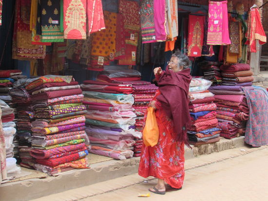 Hier wird mit wunderschönen Stoffen gehandelt