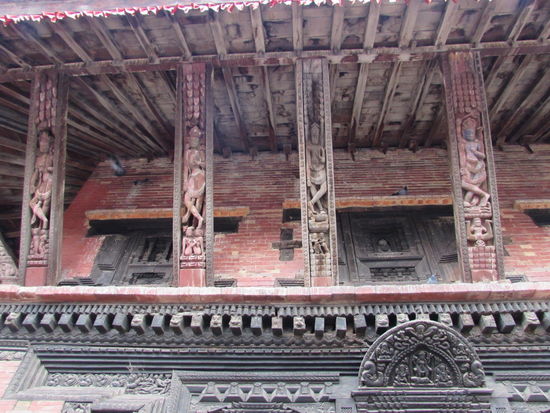 Pashupati Mandir Tempel aus dem 15 Jahrhundert. Er ist mit vielen Sexsymbolen verziert.