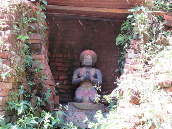 Vor dem Erdbeben gab es unzählige heilige Figuren. Jetzt sind nur wenige übrig geblieben.