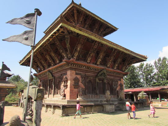 Eine weitere Ansicht. Trotz der vielen Schäden hat die Anlage ihren Reiz und ist einen Besuch wert.