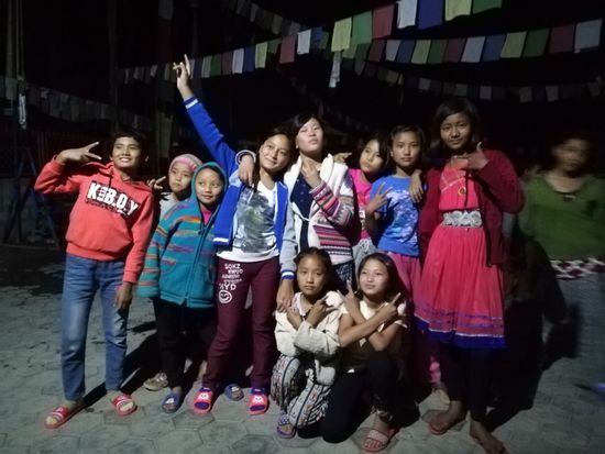 Die Kids haben ihren Spaß beim Foto Shooting 