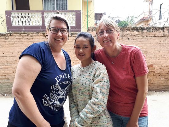 Wir freuen uns Fulmaya nun endlich persönlich zu kennen. Auch Sie bekommt dank ihrer Sponsoren eine neue Winter Jacke.