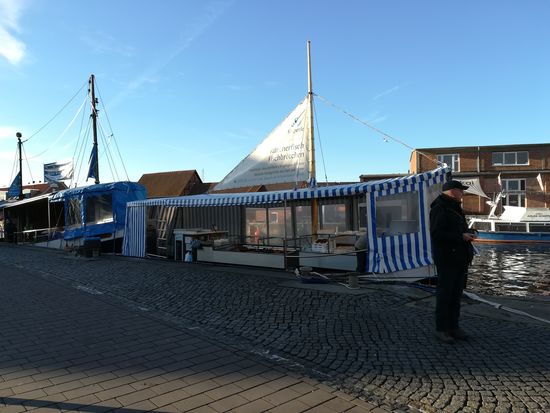 Hier gibt es Fisch zu kaufen.