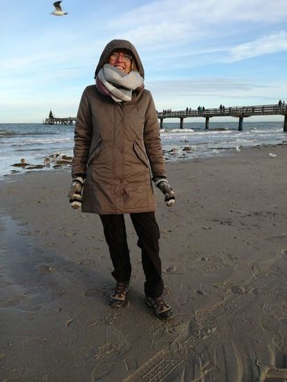 Im Hintergrund die Seebrücke von Boltenhagen.