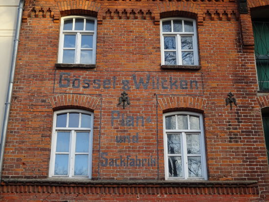 Spannend was es hier so an Fabriken gab.