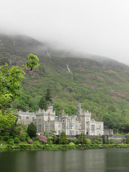 Jetzt sieht es schon viel freundlicher aus als gestern und somit sehen wir uns die gesamte Anlage an. Die Wettervorhersage hat gestimmt 