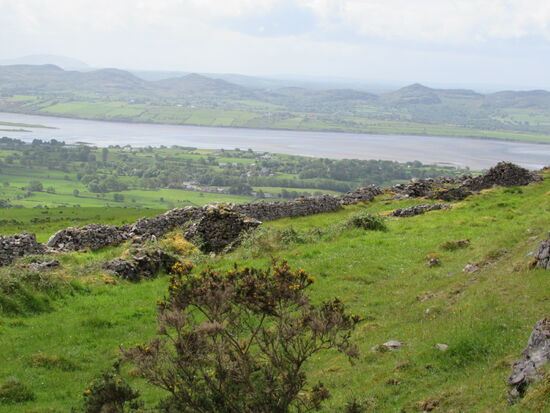 Wir werden bereits beim Aufstieg mit einer schönen Aussicht belohnt.