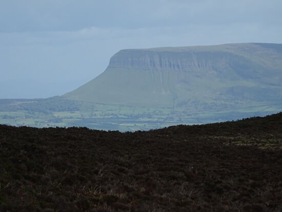 Auch der Benbulben, ein Tafelberg ist gut zu erkennen.