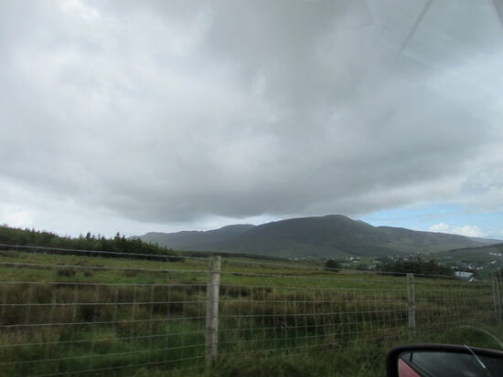 Auf dem Weg dorthin beobachten wir die Woken rund um den Klippen.