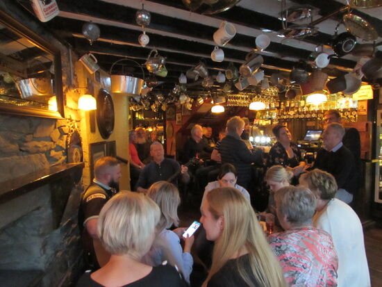 Drinnen Live Musik und eine tolle Stimmung. So haben wir den Tag ausklingen lassen.