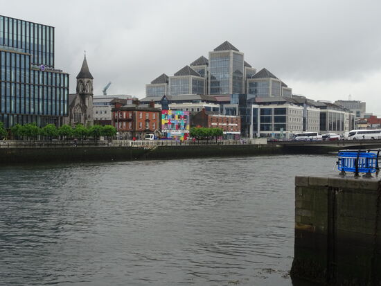 In Dublin wird modernes Design gekonnt mit geschichtlichem kombiniert. Wir finden es sehr ansprechend.