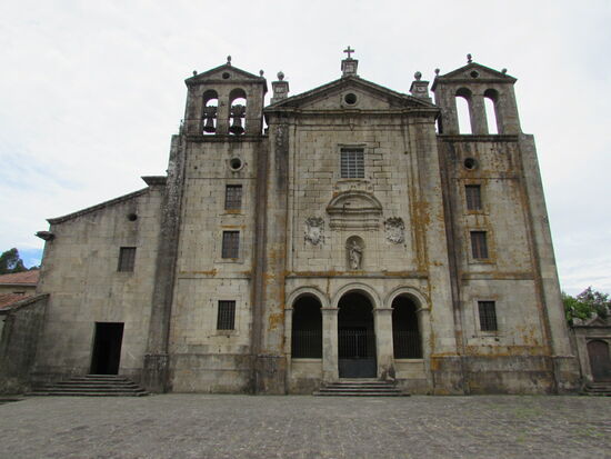 Ein paar Treppen hoch und schon bin ich oben.