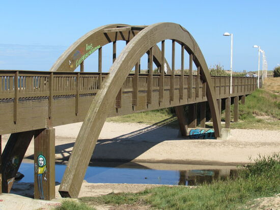 Es dauert nicht lange und wir queren diese Brücke kurz vor dem Ort Lamosa.