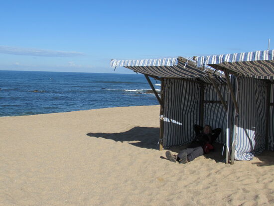 Am Strand von Varzim testen wir die Strandhäuser.