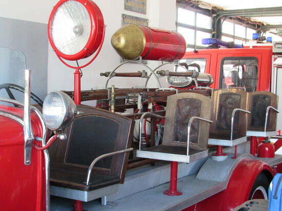 Unsere Neugier lässt uns diese nostalgische Feuerwehr von 1931 entdecken.