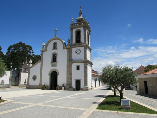 Dann wieder eine Kirche. Wir nutzen die Gelegenheit für einen Pilger Stempel.
