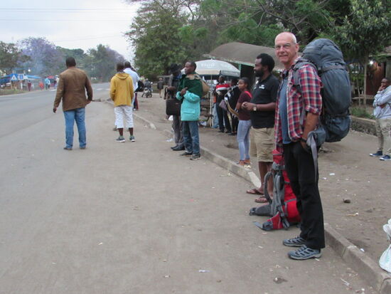 Warten bis der Bus kommt 