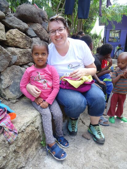 Asne im neuen schicken T- Shirt 