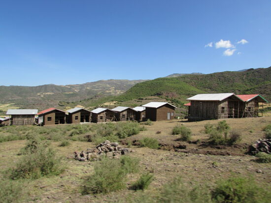 Unten im Tal entsteht ein großes Neubaugebiet.