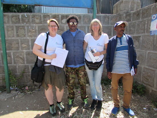 Wir sind glücklich. Happy ist nun Eigentümer des Waisenhauses. Endlich haben die Kinder ein zuverlässiges Zuhause.