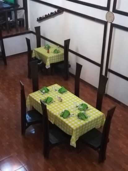 Im Restaurant des Hotels lassen wir den Tag bei einem guten Essen ausklingen.