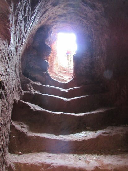 Treppen rauf und runter erkunden wir diesen heiligen Ort weiter.