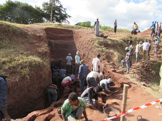 Mittendrin finden weitere Ausgrabungen statt.