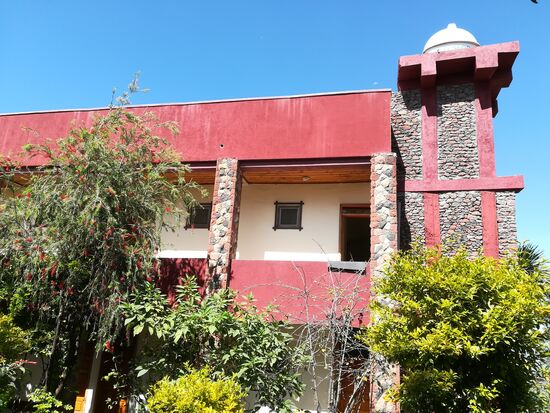 Dort oben war unser Zimmer.