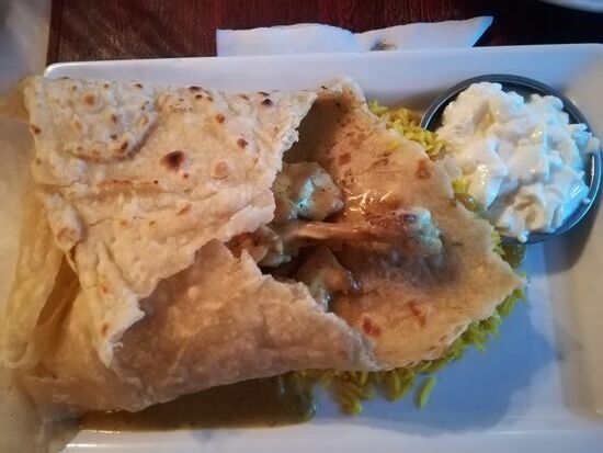 Hähnchen mit Reis und Joghurt