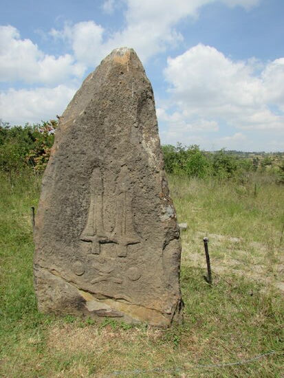 Die Anzahl der Schwerter sagt aus wieviele Menschen dieser Krieger getötet hat - in diesem Fall somit zwei.