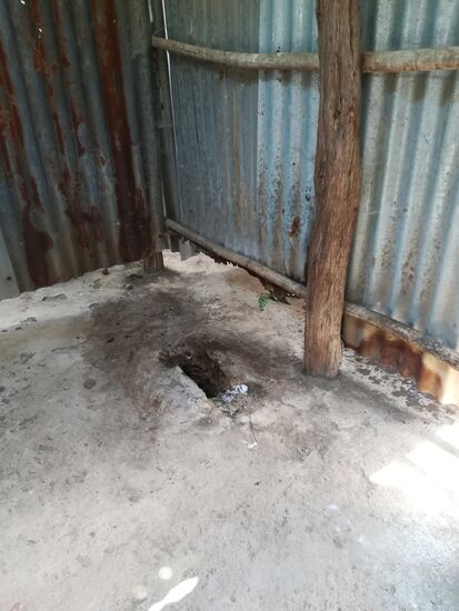 Die Toilette bei der Kirche