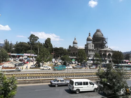 Das Büro der Organisation liegt gegenüber der St Michael Kirche.