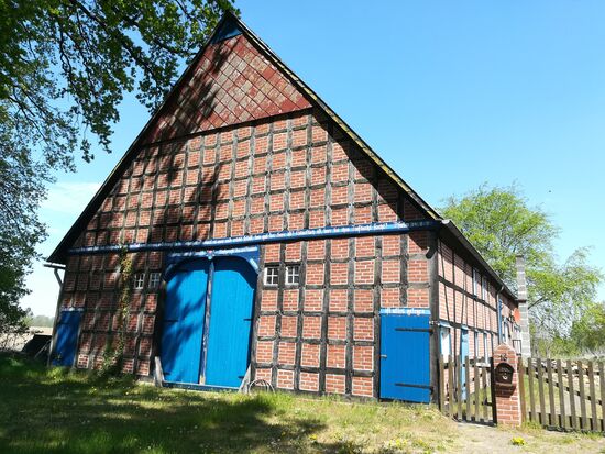 Am Dorfeingang von Jabel.