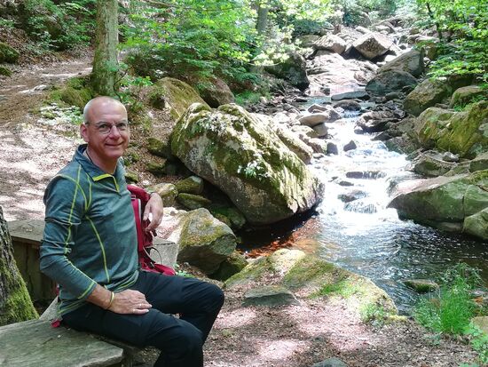 Direkt an den Wasserfällen ist ein Picknickplatz.