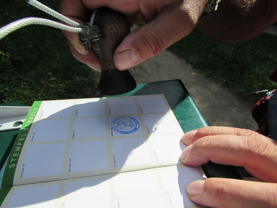 Einen Stempel für unseren Wanderpass gibt es auch 