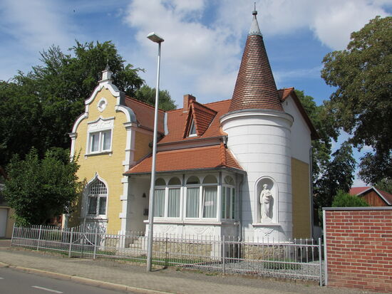 Ein interressant ausehendes Haus