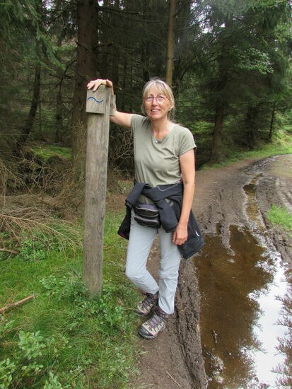 Der Rundweg ist durch die blaue Welle gekennzeichnet.