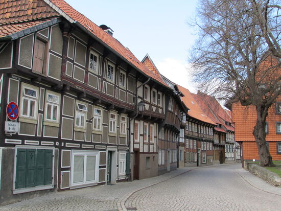 Ganze Straßenzüge mit gut erhaltenen und sehenswerten Fachwerkhäusern.