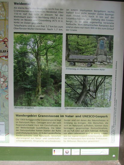 Wer mag, kann sich hier ein wenig über das Wandergebiet informieren.